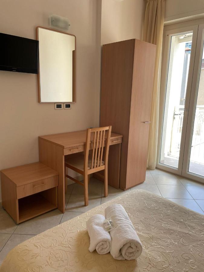 Hotel Favorita Cesenatico Dış mekan fotoğraf