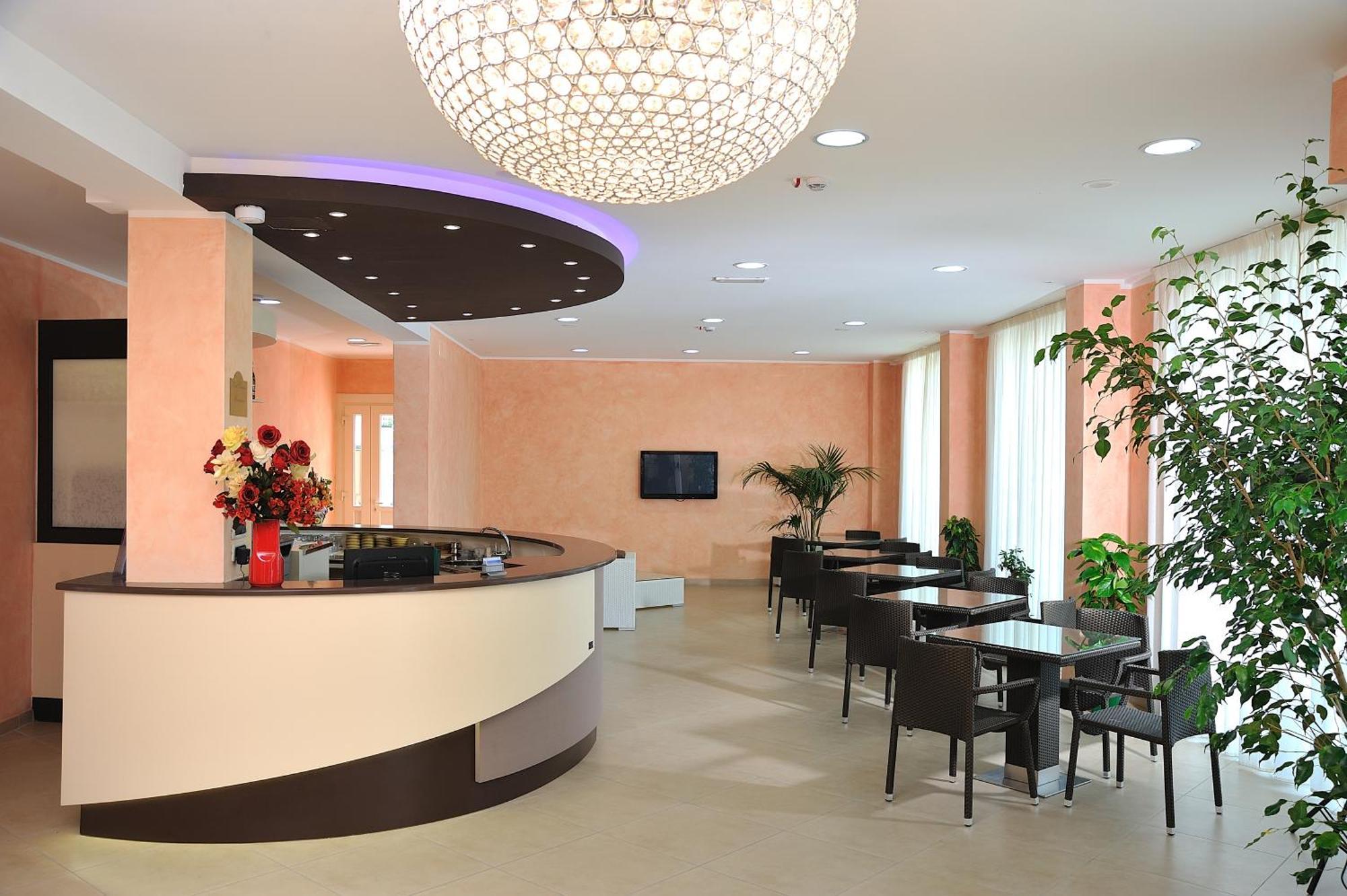 Hotel Favorita Cesenatico Dış mekan fotoğraf