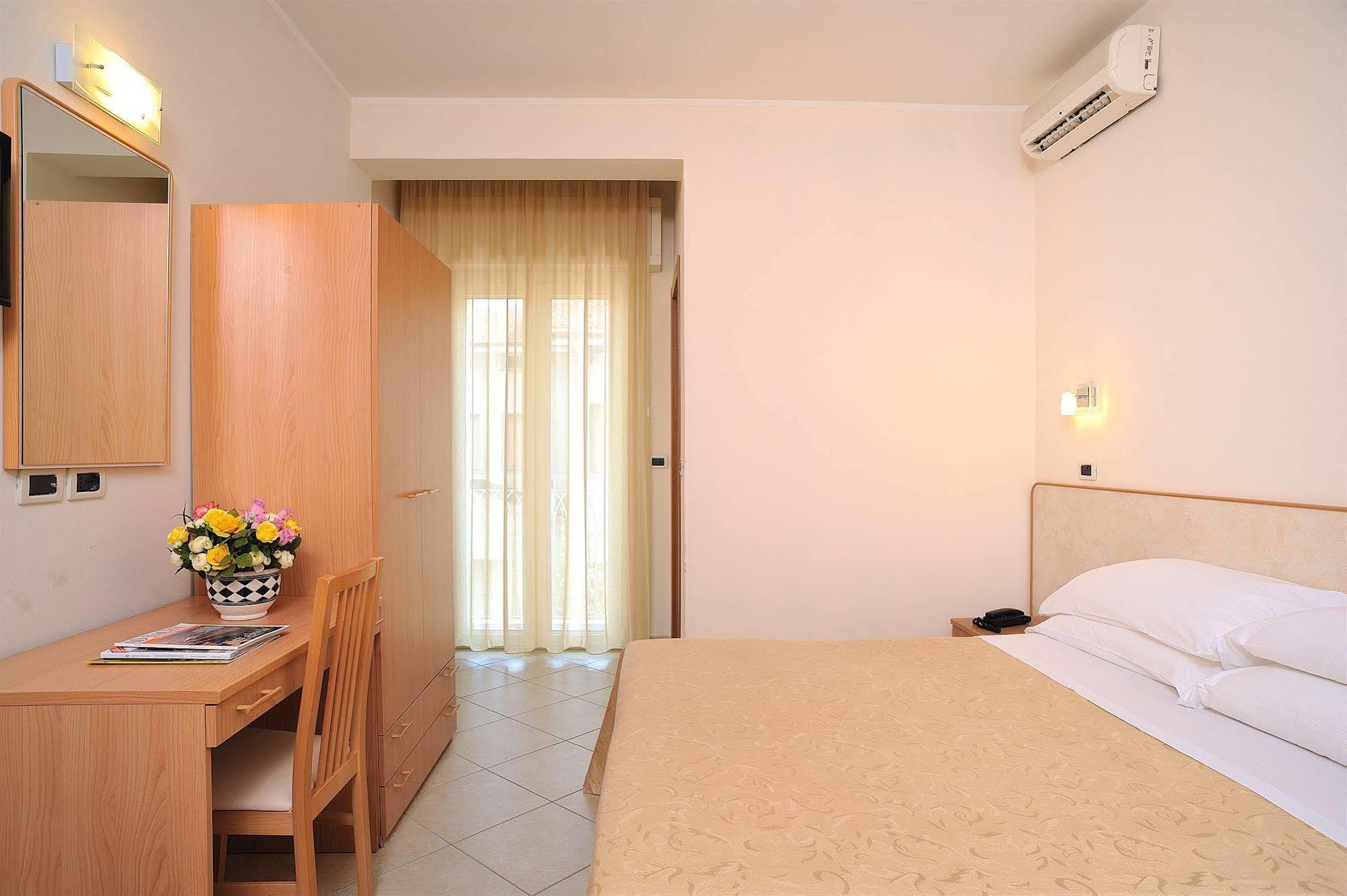 Hotel Favorita Cesenatico Dış mekan fotoğraf